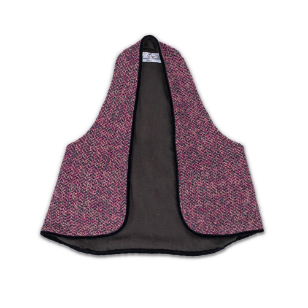 Gilet en maille tricotée dans les camaïeux de fuchsia